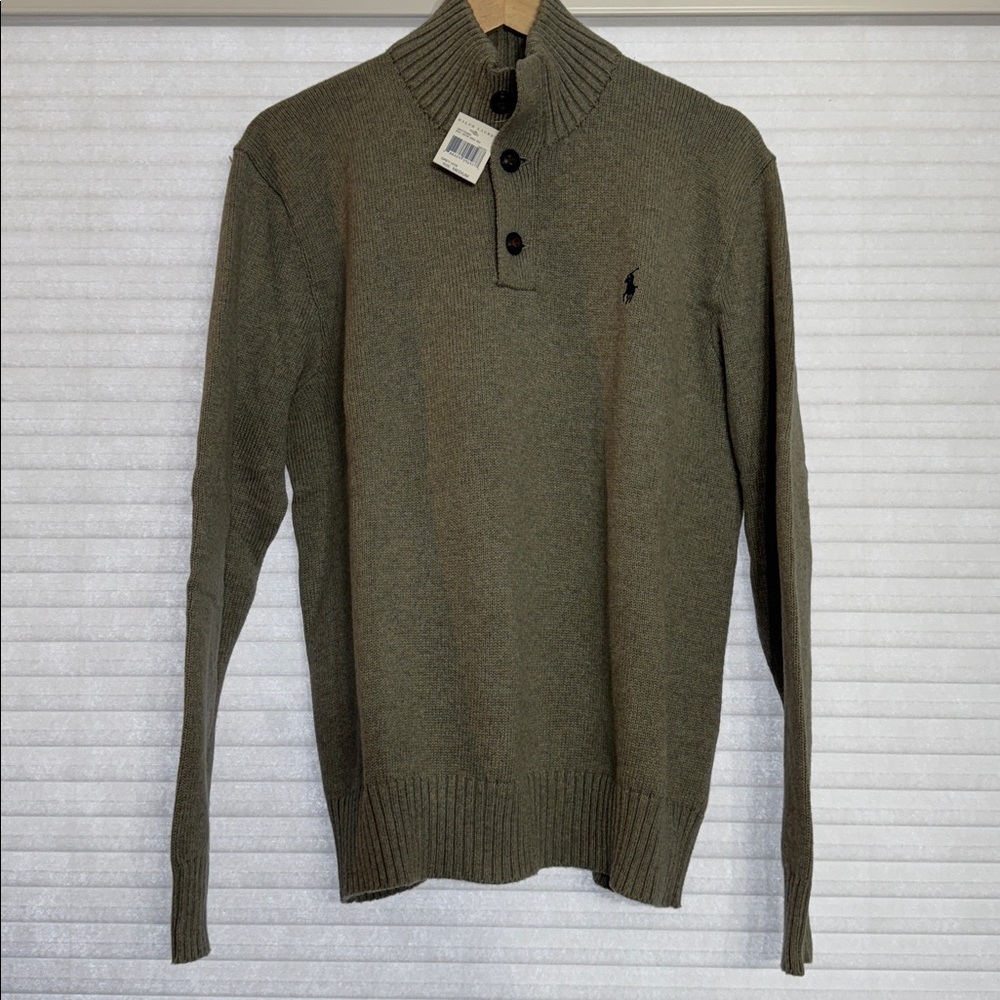 New with tags! Ralph Lauren Gray 1/4 button Sweater. Size M.